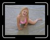 20050709 Robyn Beach Posing * 2592 x 1944 * (529KB)